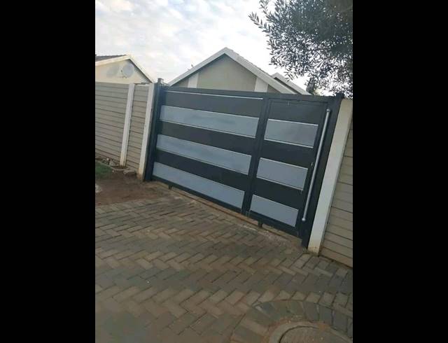 2 BEDROOM HOUSE FOR SALE IN SKY CITY